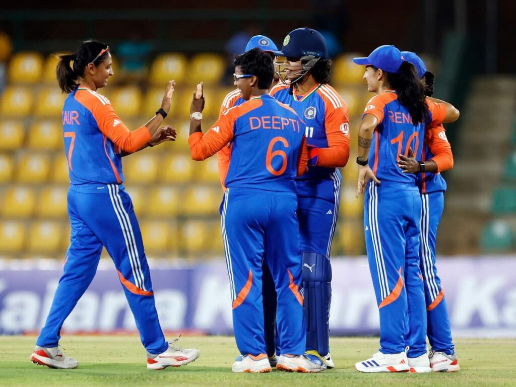 Indian Women Team ने इंग्लैंड को दी रिकॉर्ड शिकस्त, श्री चरणी की डेब्यू पर धूम NewG India